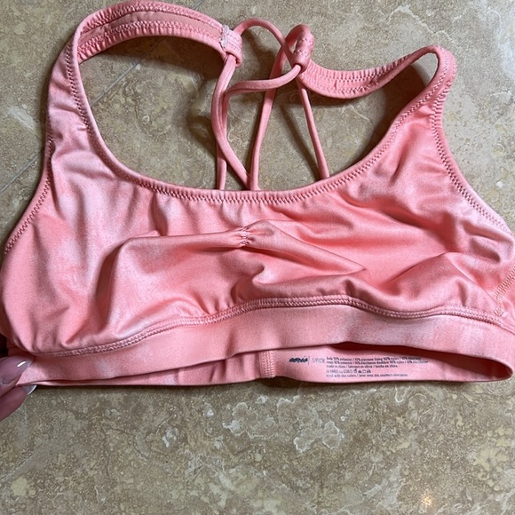 💕Cute Sports Bra💕 - Picture 3 of 4